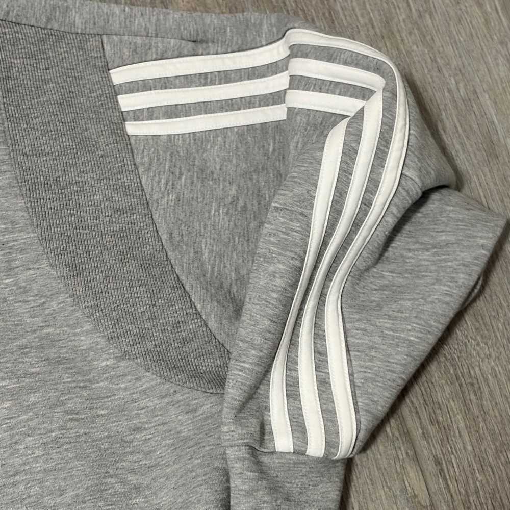 LIKE NEW! Women's Adidas Gray Knit Hoodie - XS - Picture 9 of 9
